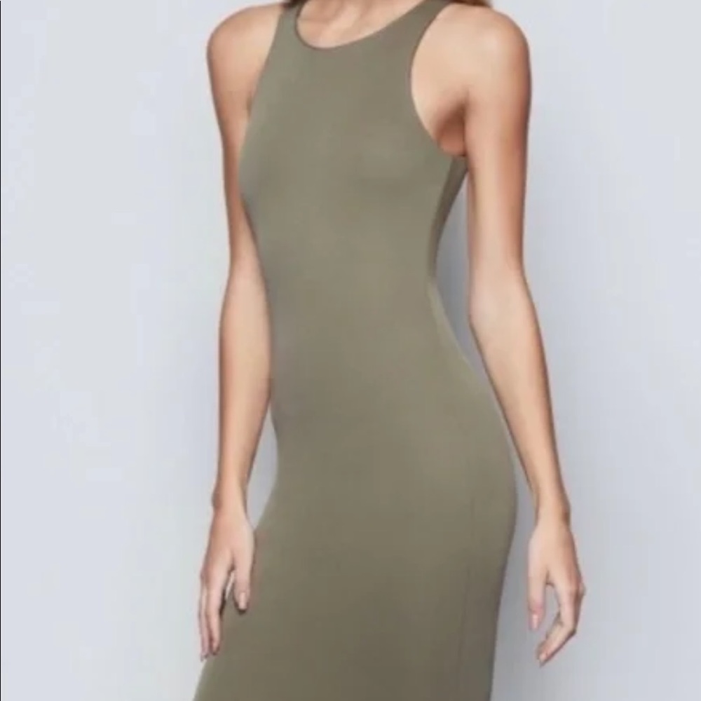 GOOD AMERICAN Microrib Sleeveless Midi Body Con Dress